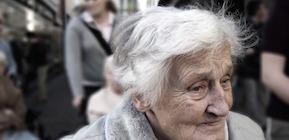 Vier procent van de ouderen heeft last van psychisch geweld