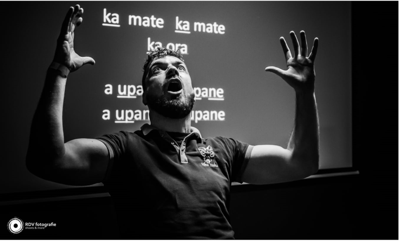 “Alle dingen die gij wilt dat u de menschen zouden doen, doe gij hen!”