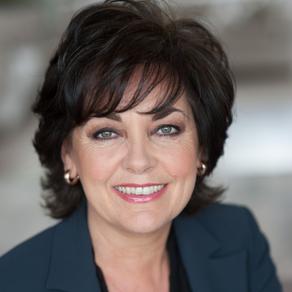 Jacobine Geel ontvangt Meester Kackadorisprijs van Vereniging tegen de Kwakzalverij