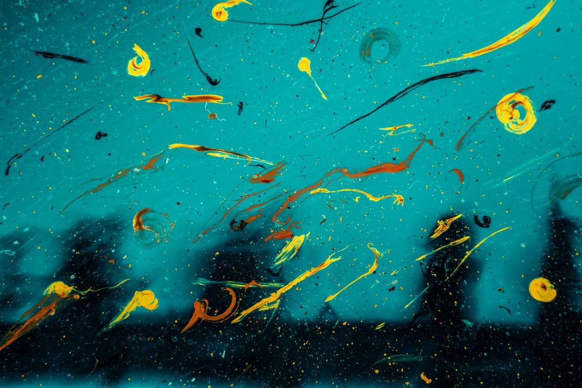 ‘Poëzie snijdt iets anders aan dan het functionele, het schept ruimte voor de hele mens'