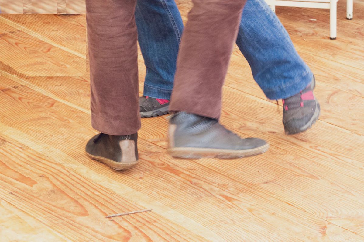 Het nut van dans-bewegingstherapie voor autistische volwassenen en hun partner